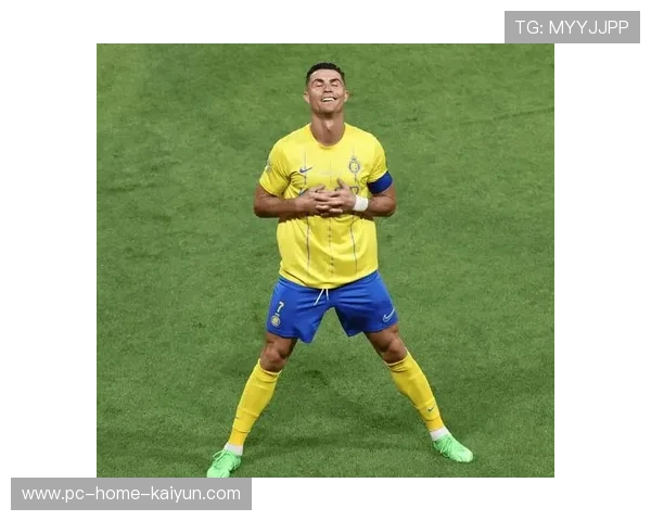 C罗突然转身抽射破网，全场爆发惊呼