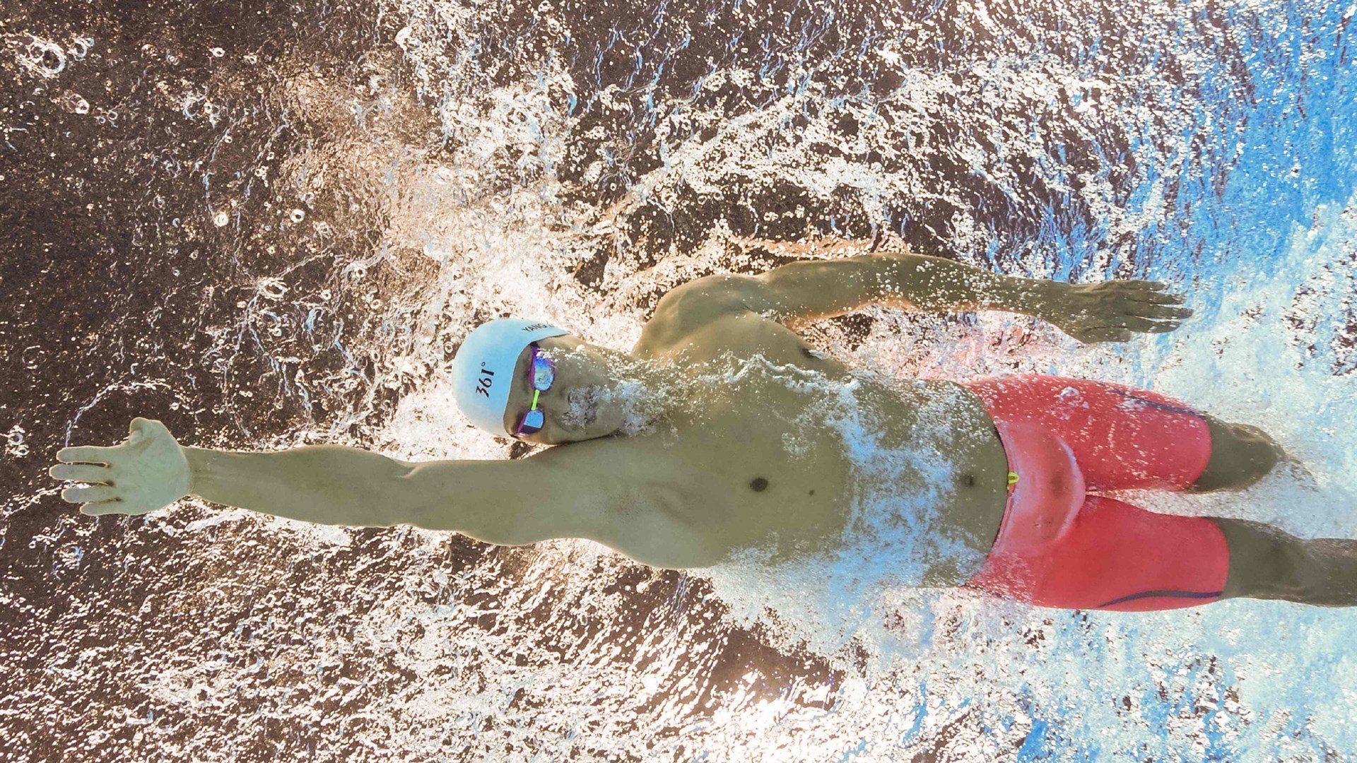 世界游泳青年赛多国选手刷新个人最好,世界青年游泳记录